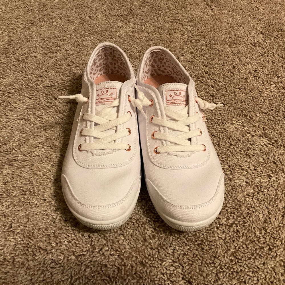 BOBS by Skechers Memory Foam white US size 8 womens shoes